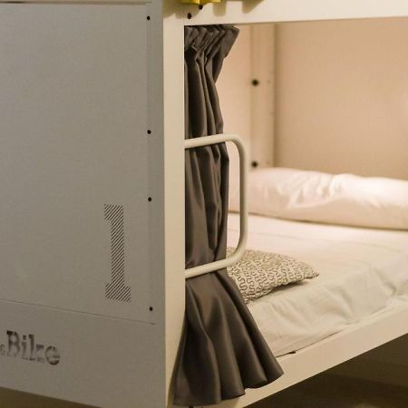 Хостел Bed & Bike Барселона Екстер'єр фото