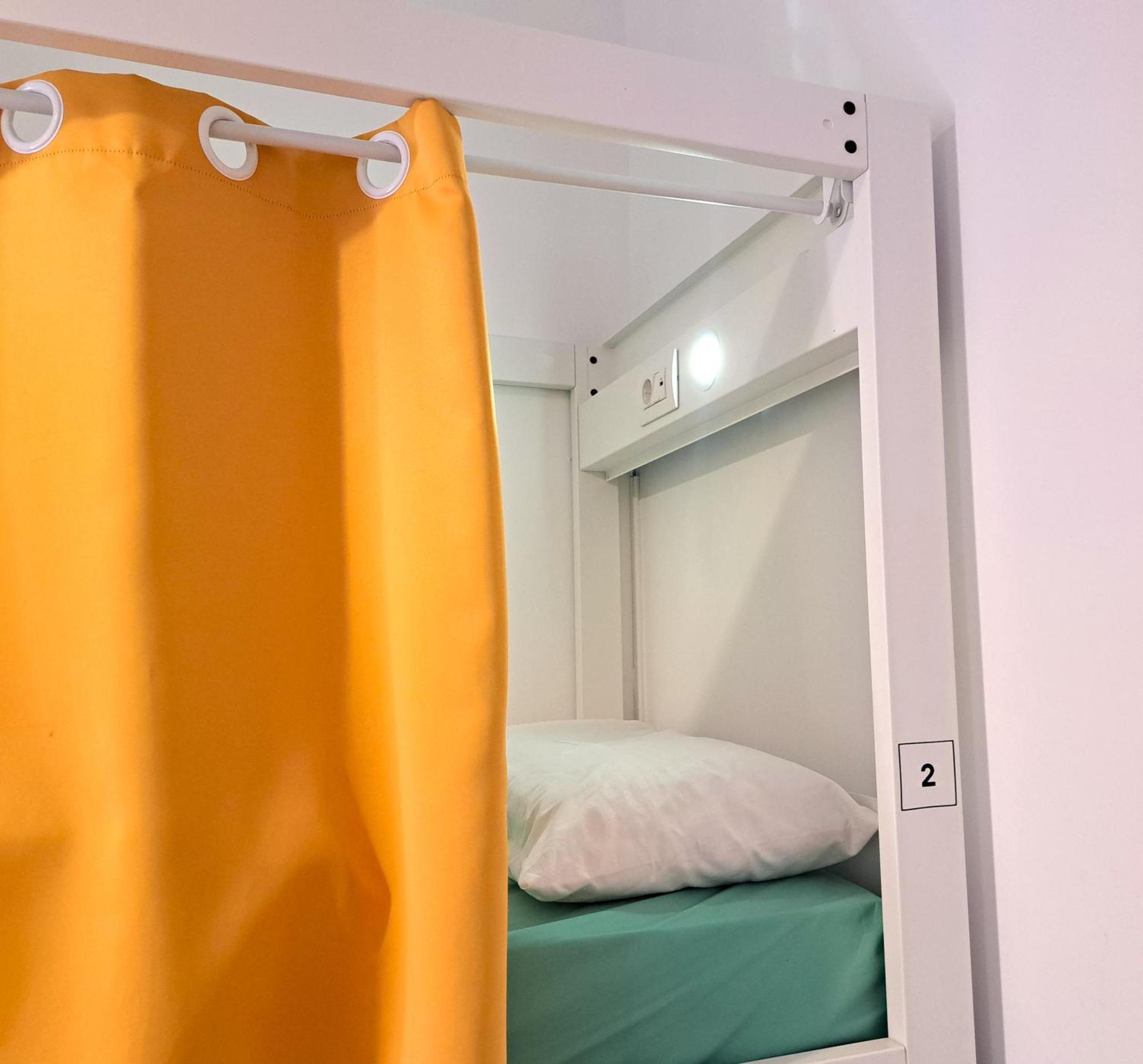 Хостел Bed & Bike Барселона Екстер'єр фото