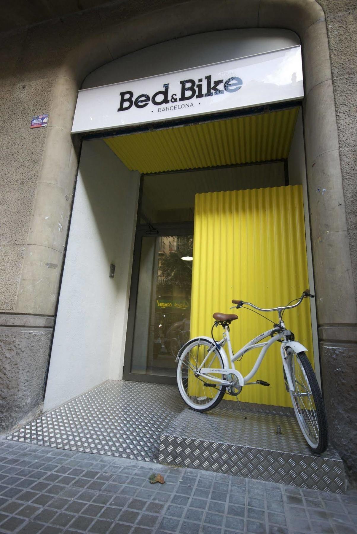 Хостел Bed & Bike Барселона Екстер'єр фото