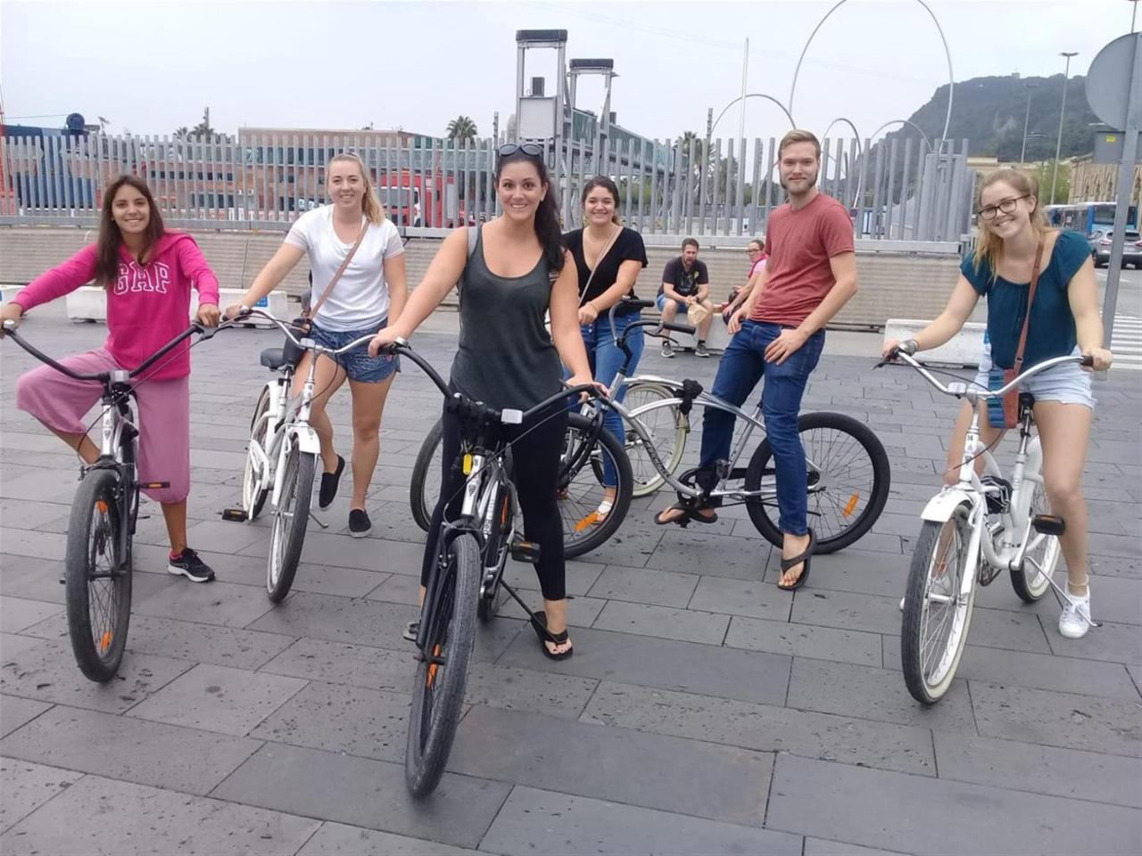 Хостел Bed & Bike Барселона Екстер'єр фото