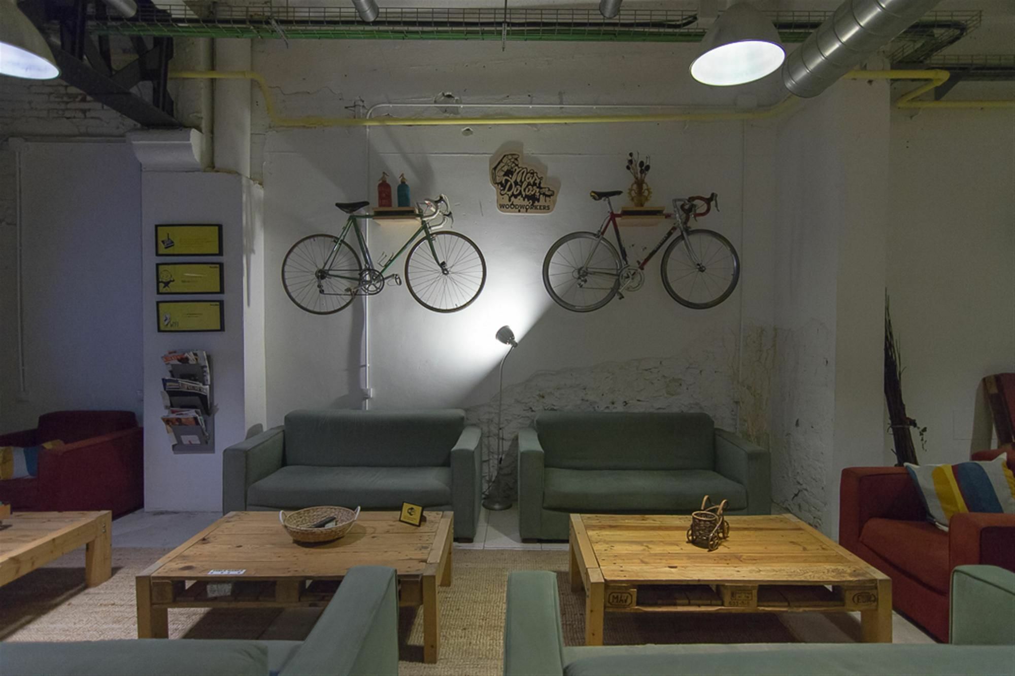 Хостел Bed & Bike Барселона Екстер'єр фото