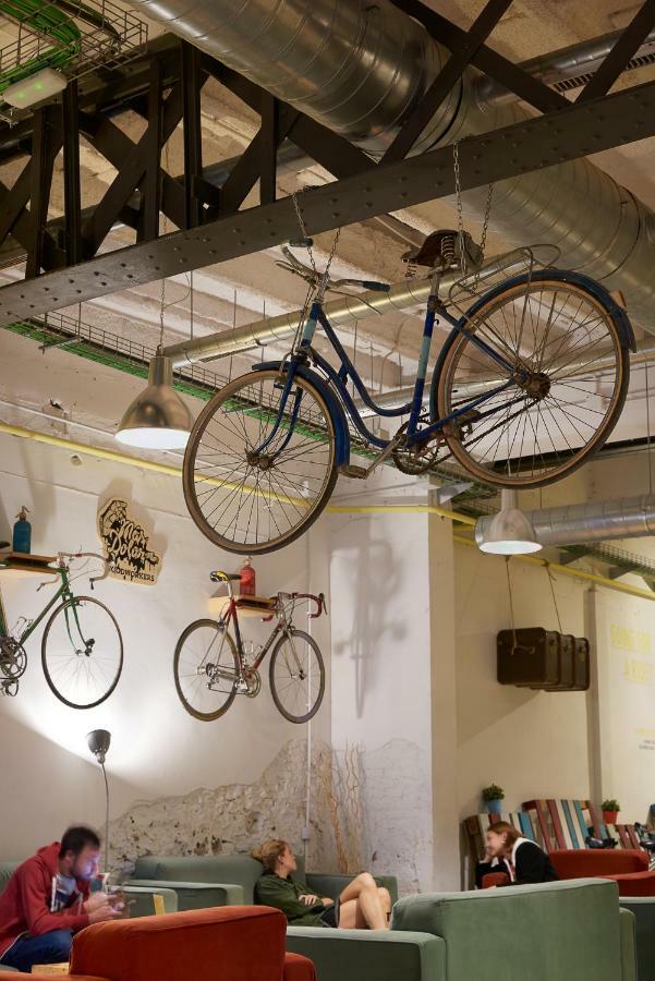 Хостел Bed & Bike Барселона Екстер'єр фото